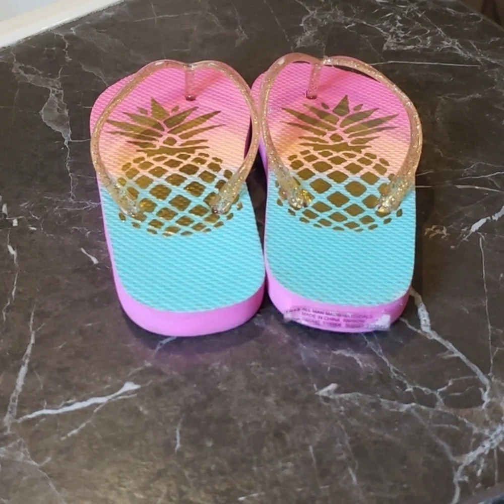 Children's place flip flops‎ size 12/13